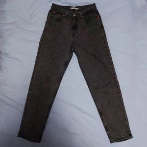 Levi's mom jeans